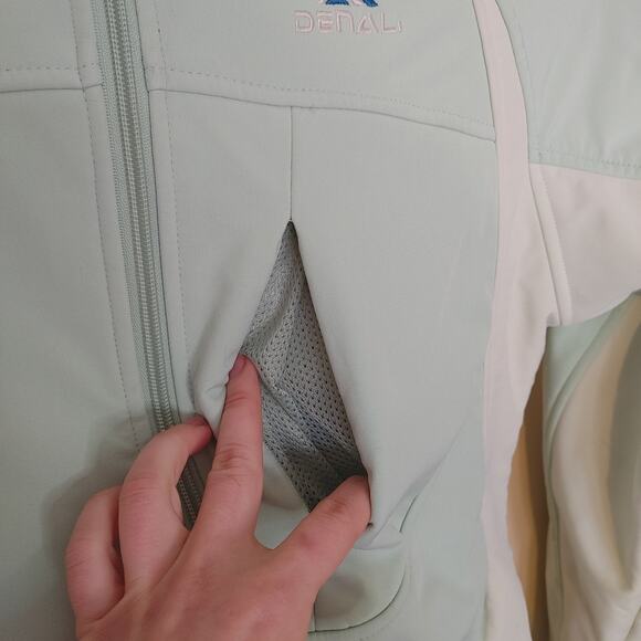 Denali Size Medium M OutDoor Light Mint Jacket Heavy Zipper Winter Stylish - Picture 10 of 16